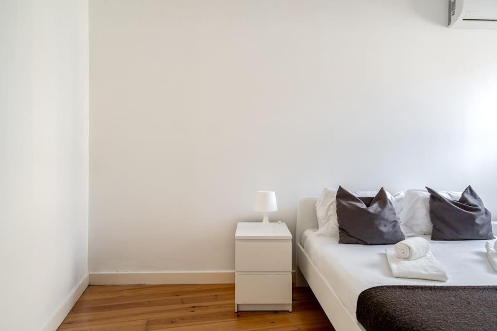 Cozy Ground Floor Studio With Ac And Loft Bedroom Lisbon Luaran gambar